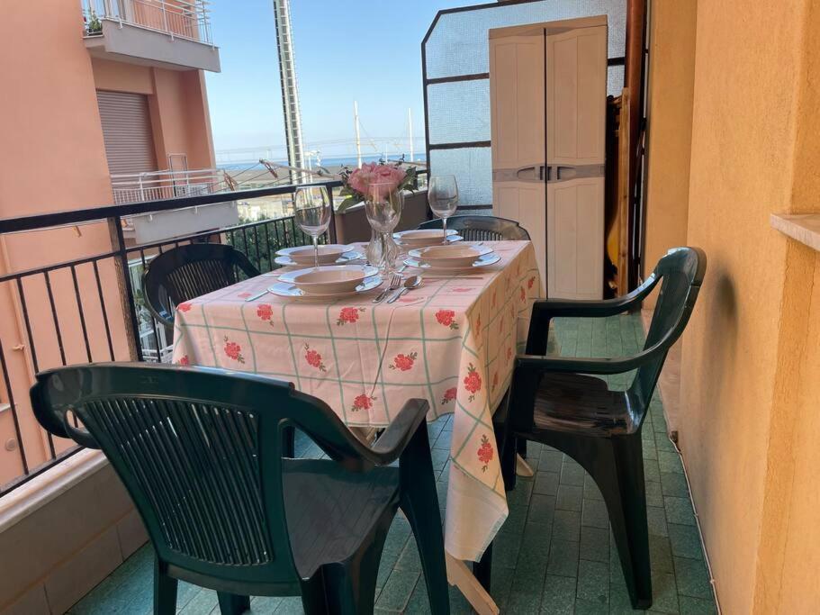 Bellavista-Bilocale-Loano Appartement Buitenkant foto
